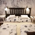 Hunyadi Panzio-apartman Apartament Makó