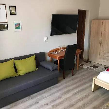 Hunyadi Panzio-apartman Mako