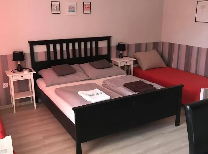Hunyadi Panzio-apartman דירה *